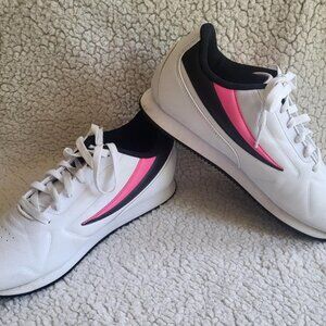 Women's Fila Machu Outline Flag Sneakers US Sz. 9.5 (Black/Pink/White)